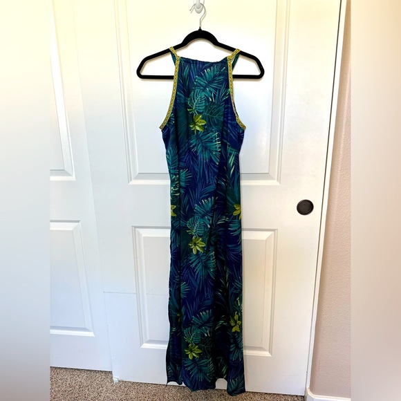 BNWT! Absolutely GORGEOUS America and Beyond swim coverup dress- XS - Picture 6 of 7